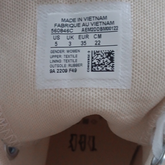 Women's Size 5 Converse - Picture 2 of 3
